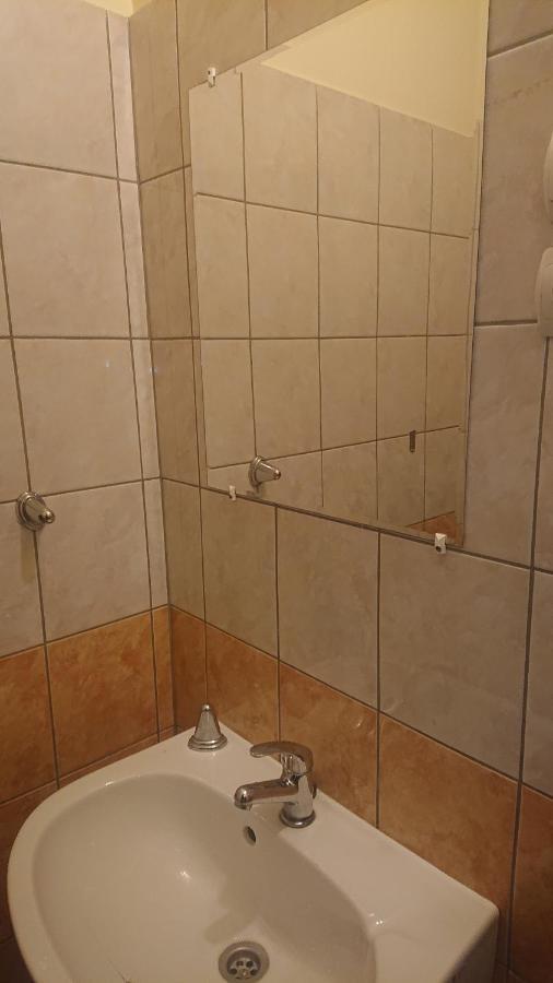 Auberge de jeunesse Pillango Munkasszallo à Budapest Extérieur photo