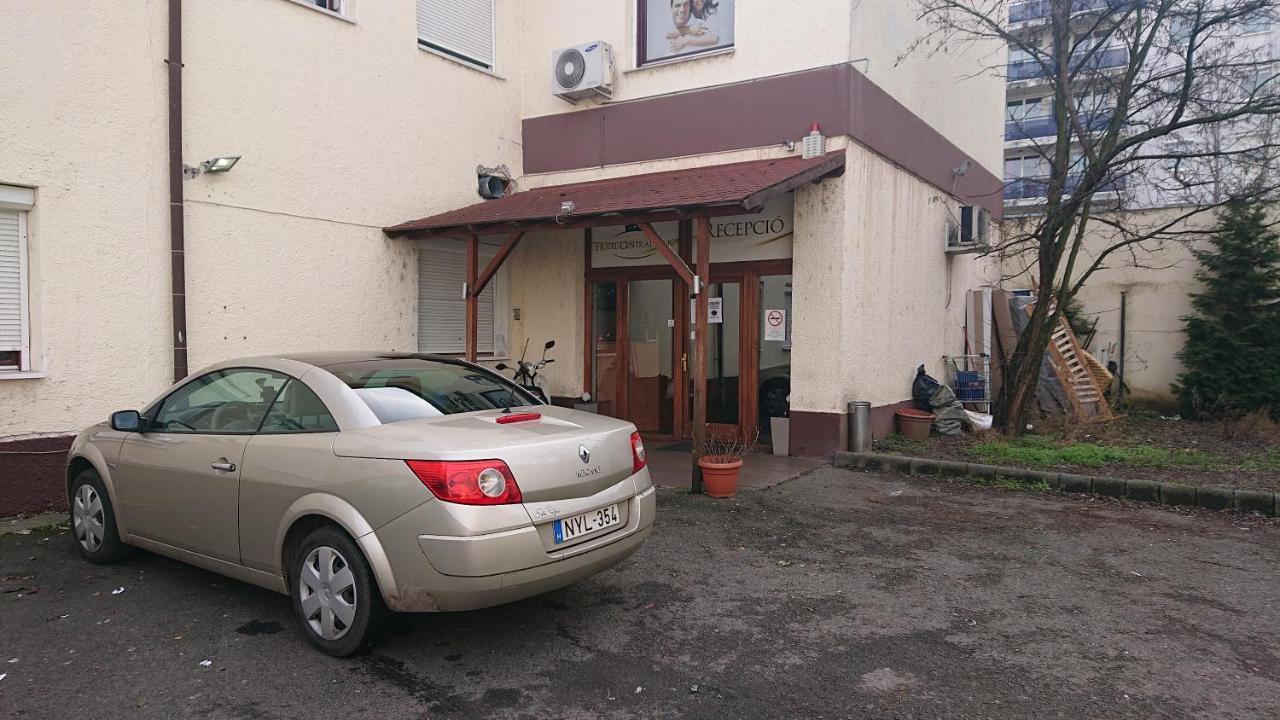 Auberge de jeunesse Pillango Munkasszallo à Budapest Extérieur photo